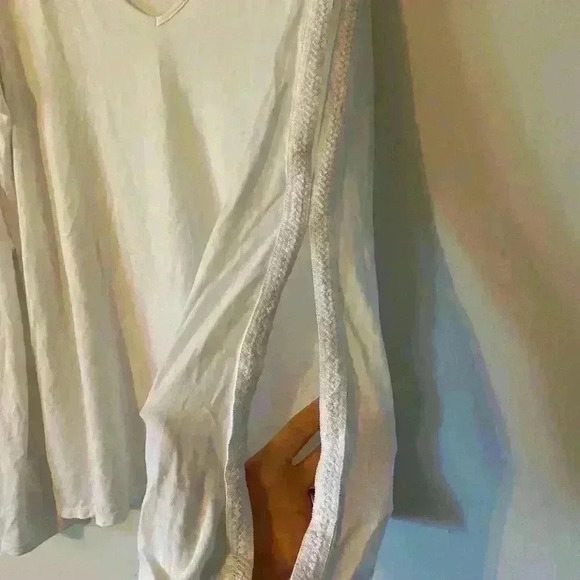 White House Black Market long sleeve with slits - Picture 1 of 8